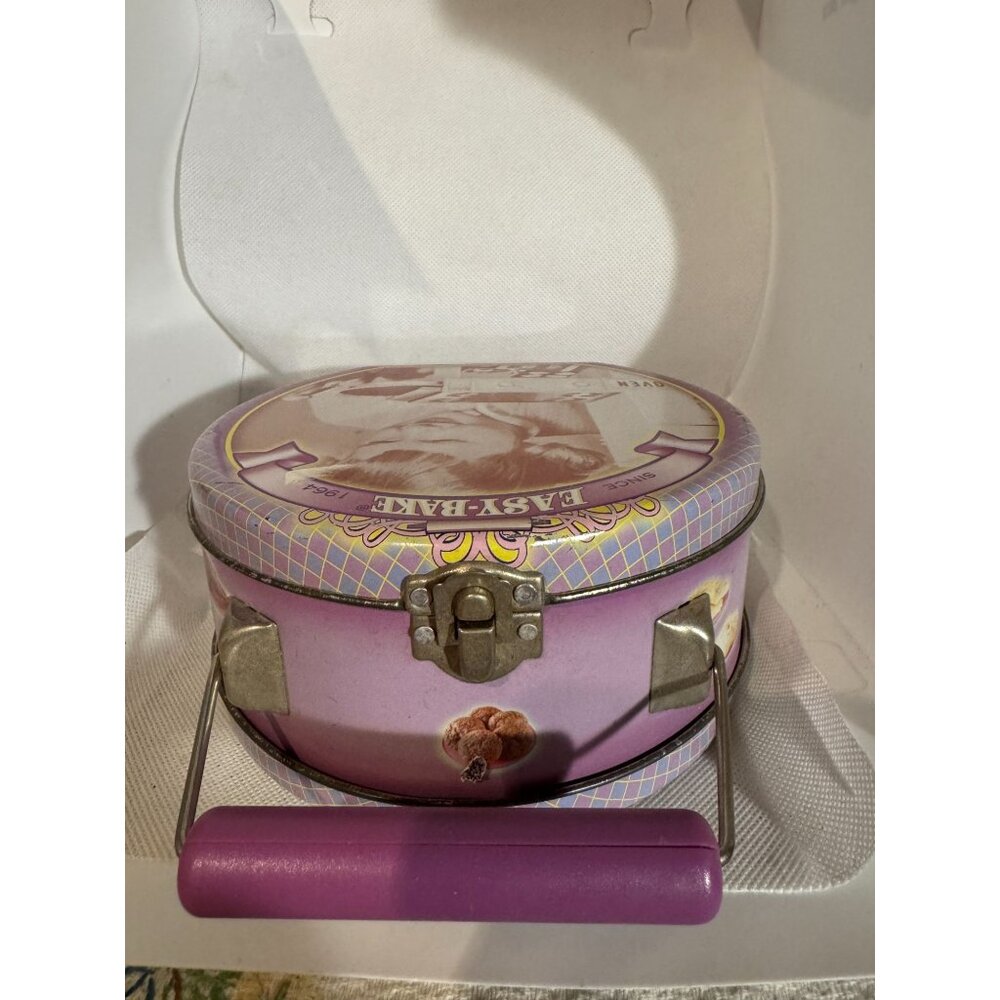 Vintage Easy-Bake Tin Lunchbox Style Container With Handle - Picture 3 of 7
